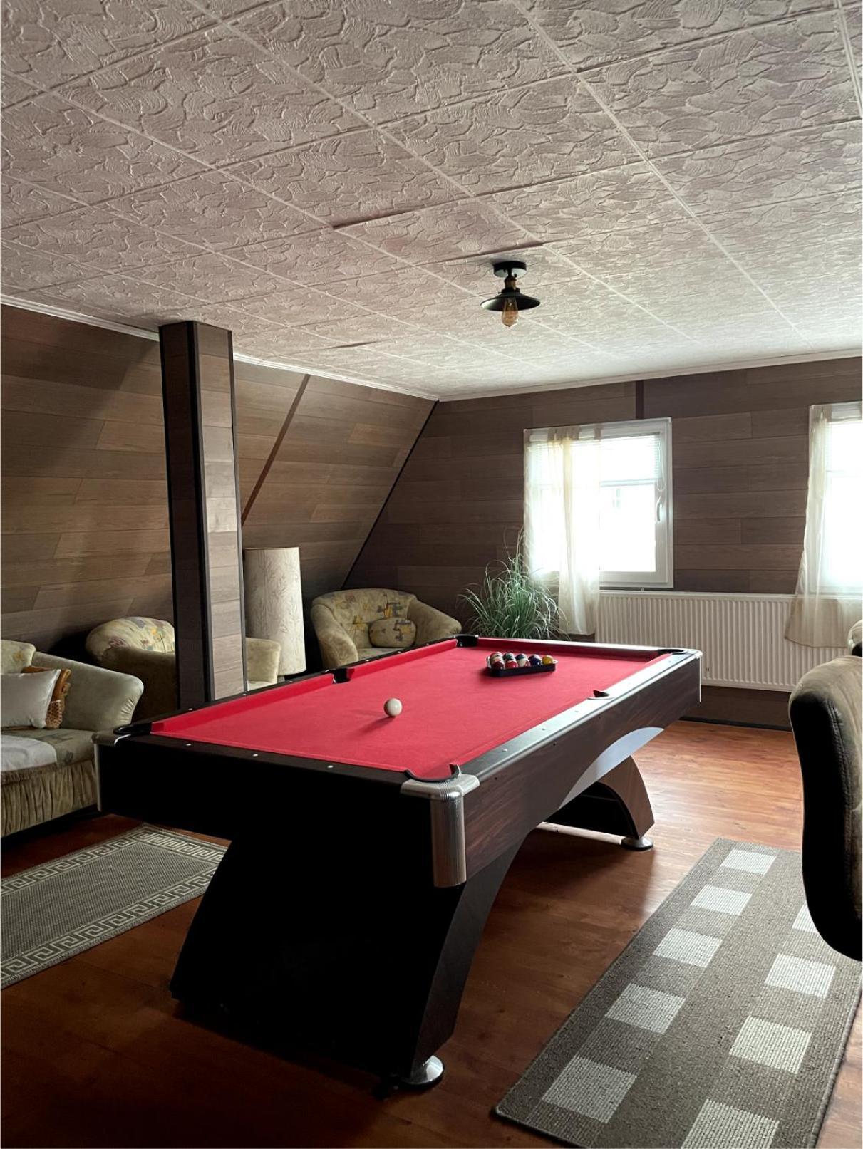 Haus Mit Pool Villa *